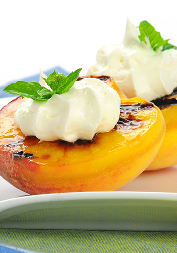 GRILLED PEACHES WITH SILANI MASCARPONE WHIP